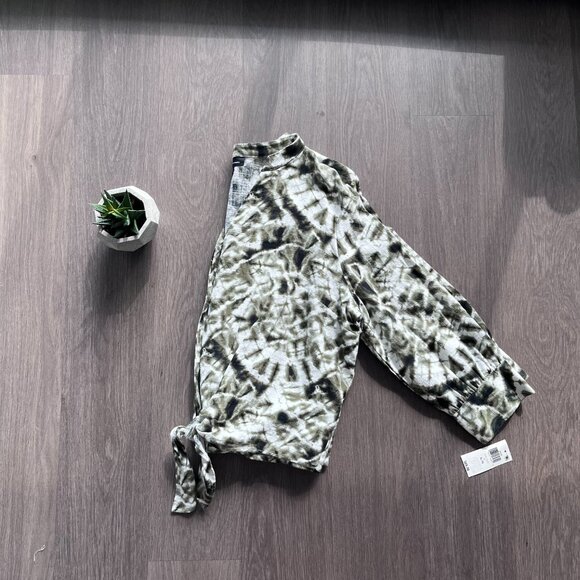 INC International Concepts Print Cropped Button-Down Shirt with Front Knot - Picture 12 of 13